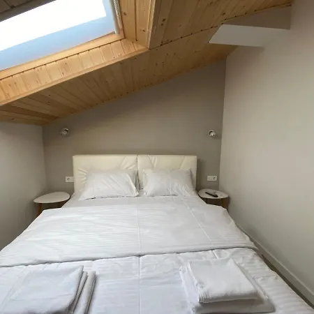 Apartamento сучасна в центрі львова на вулиці лесі українки 19 *