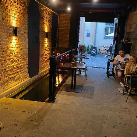 сучасна в центрі львова на вулиці лесі українки 19 Apartment