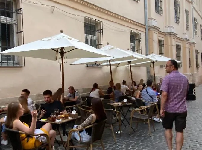 сучасна в центрі львова на вулиці лесі українки 19 Apartamento