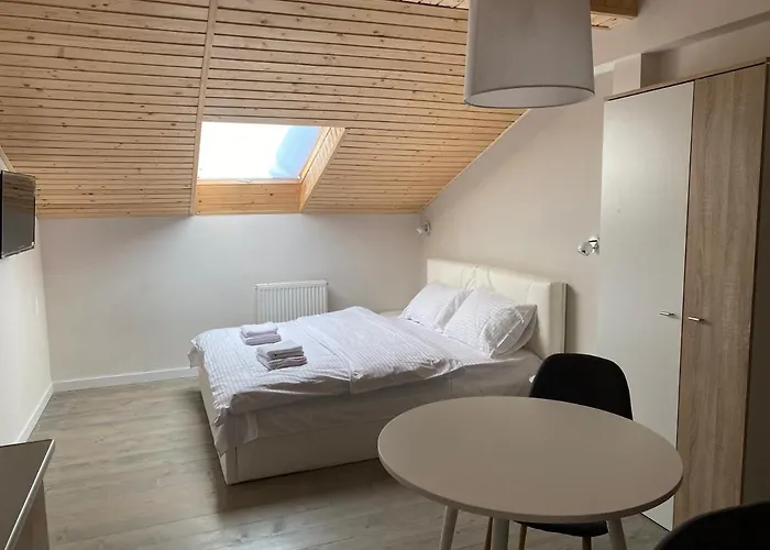 сучасна в центрі львова на вулиці лесі українки 19 *