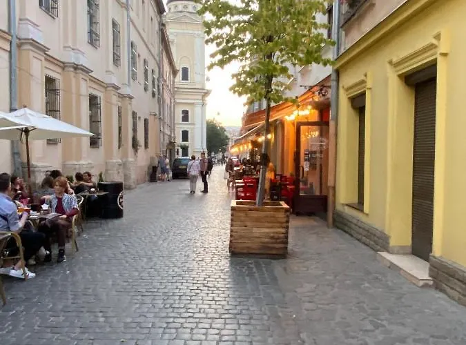 сучасна в центрі львова на вулиці лесі українки 19 Apartamento