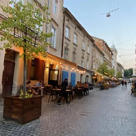 сучасна в центрі львова на вулиці лесі українки 19 * Lviv